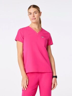 FIGS Shocking Pink Catarina One Pocket Scrub Top 🩷